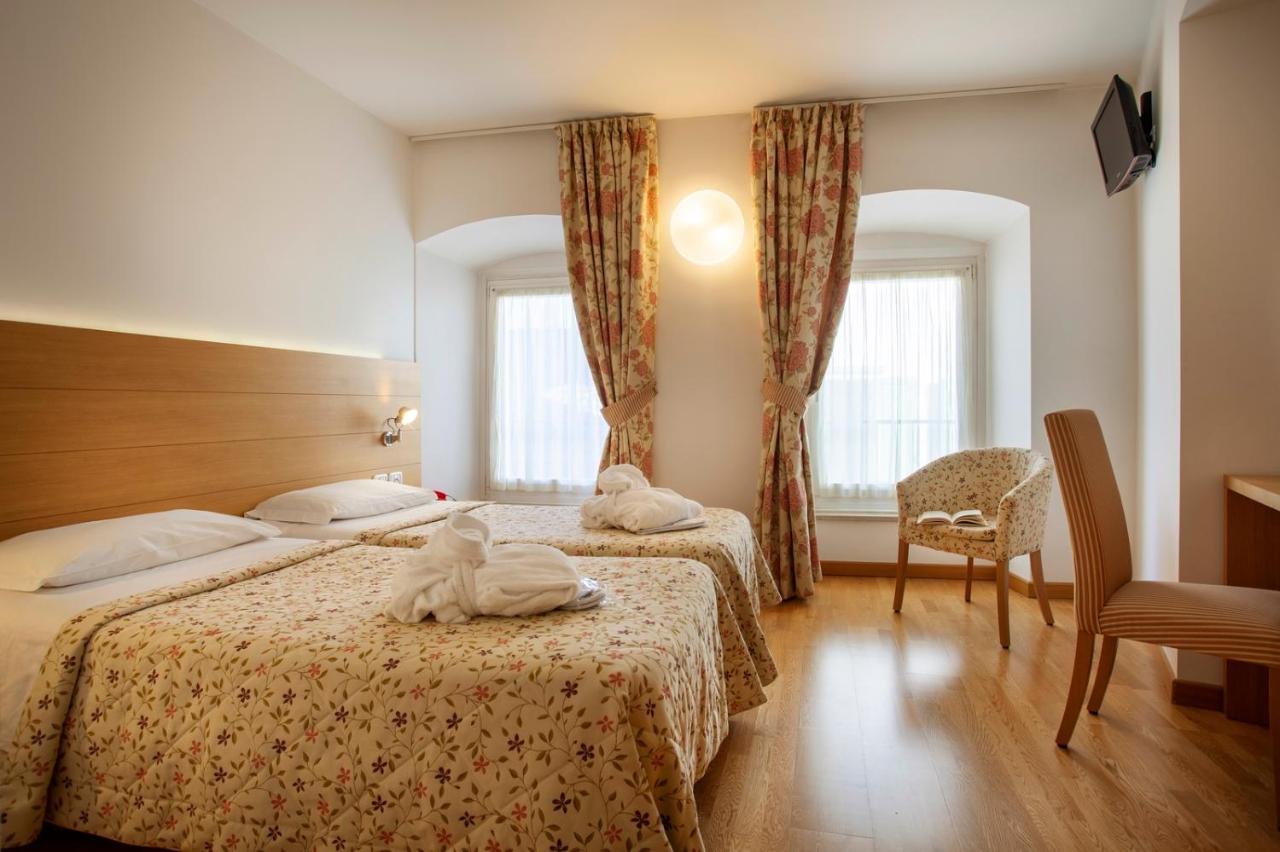 Hotel Romanda Levico Terme Exterior photo