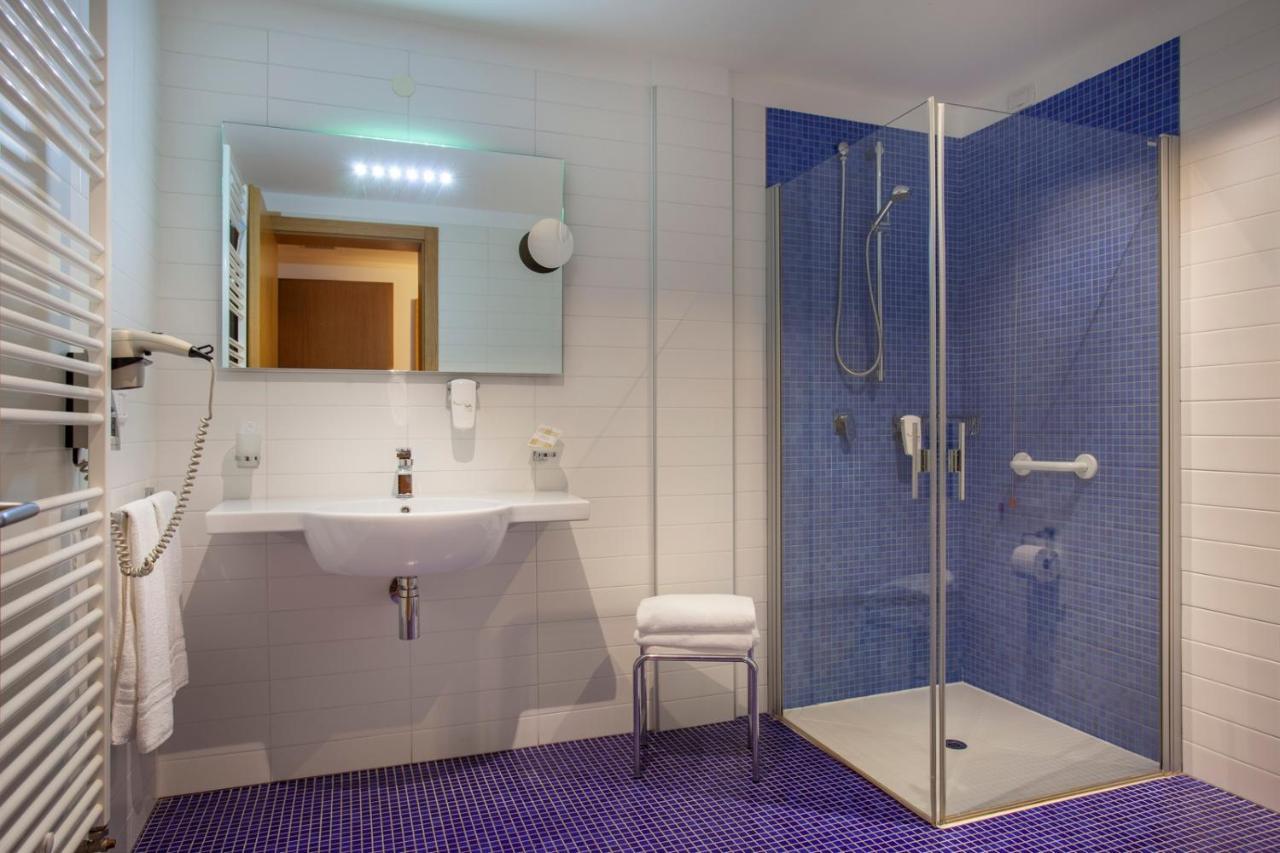 Hotel Romanda Levico Terme Exterior photo